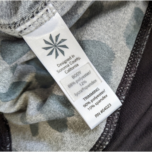 Athleta Leopard Be Free Knicker Crop Leggings Size Small - Picture 7 of 8